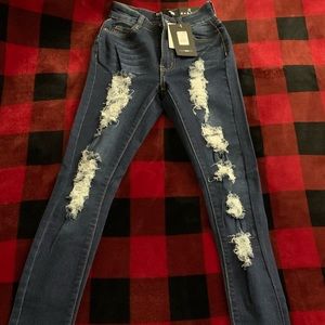 Adrial Distressed Jeans